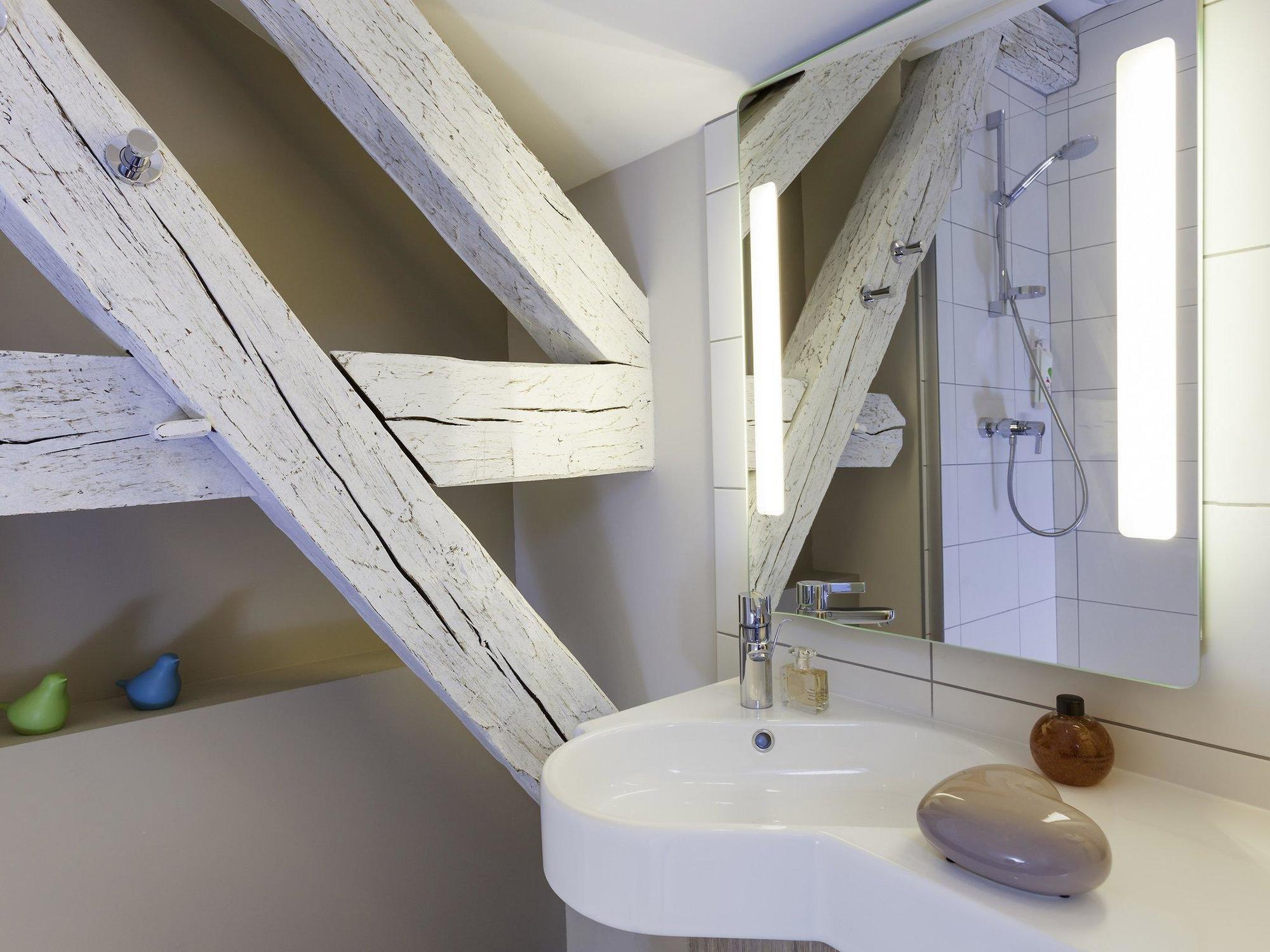 Hotel Ibis Styles Chaumont Centre Gare Exterior foto