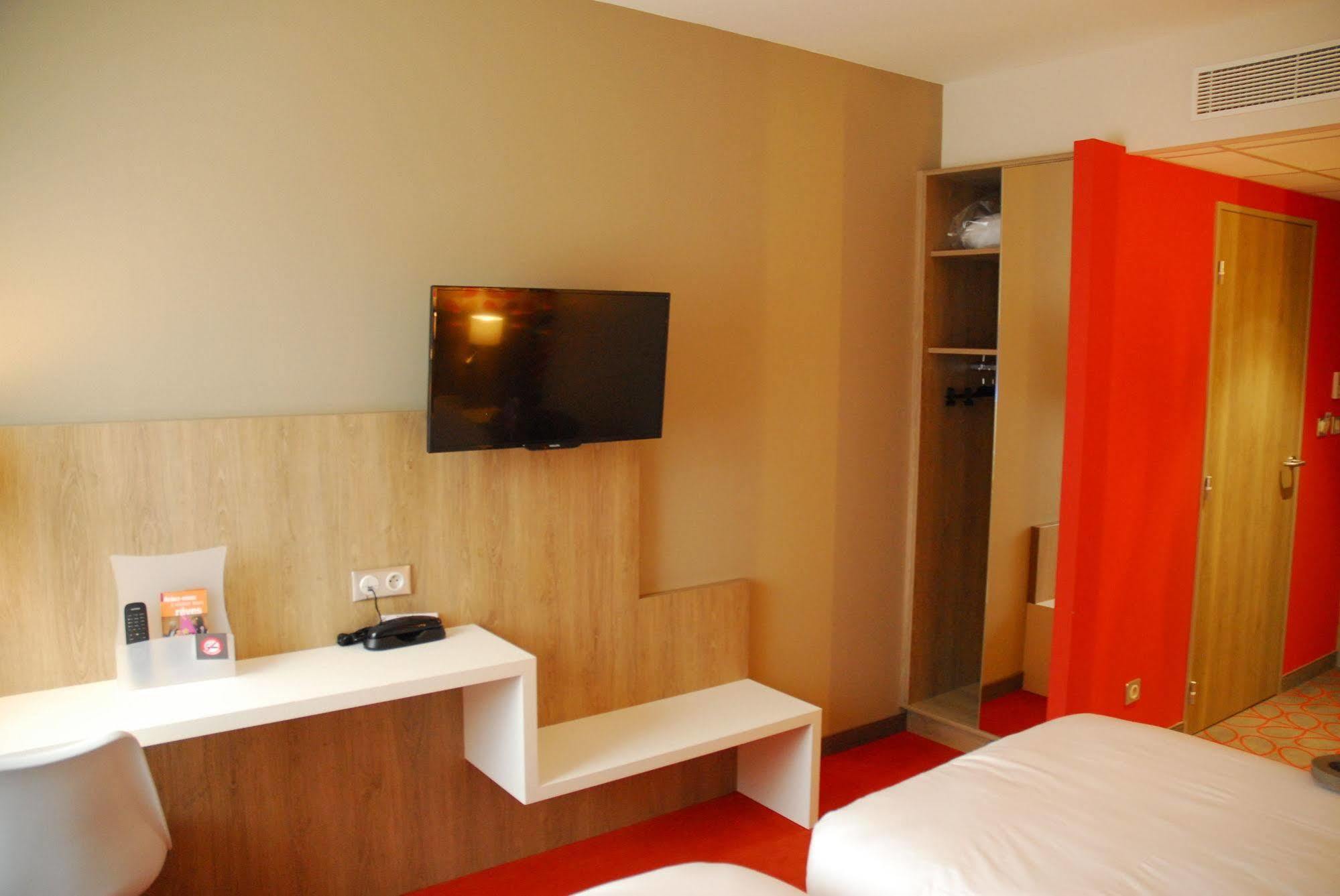 Hotel Ibis Styles Chaumont Centre Gare Exterior foto
