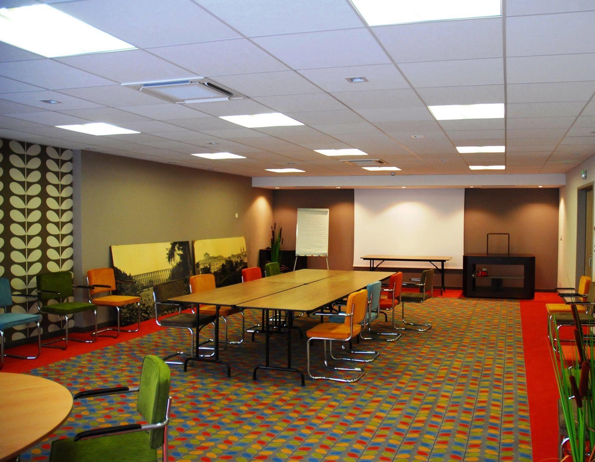 Hotel Ibis Styles Chaumont Centre Gare Exterior foto