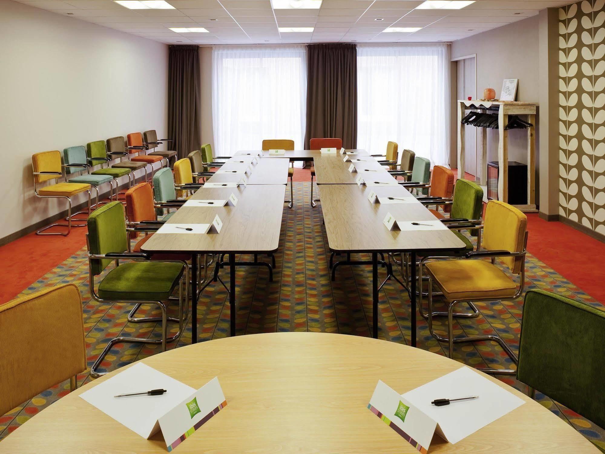 Hotel Ibis Styles Chaumont Centre Gare Exterior foto