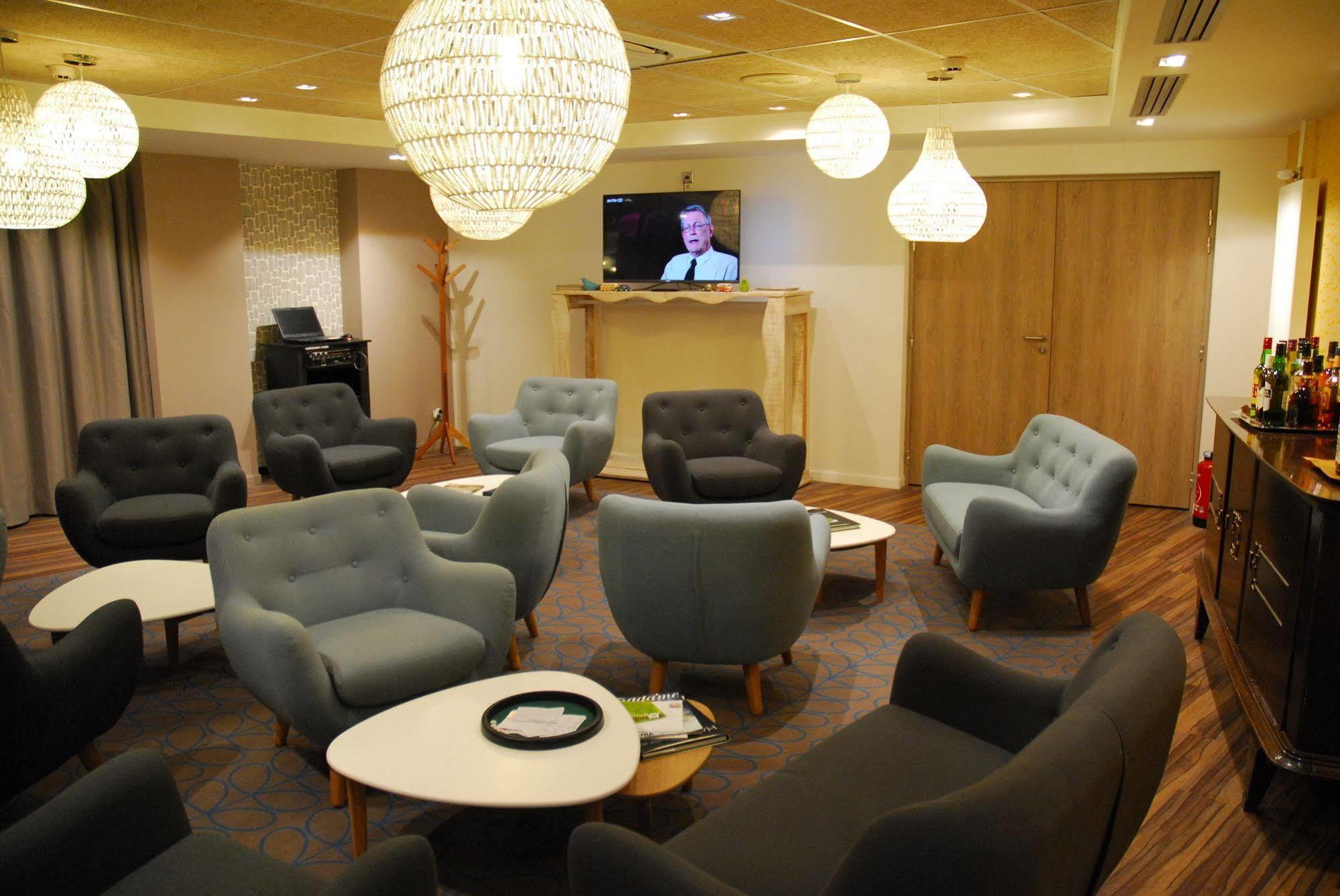Hotel Ibis Styles Chaumont Centre Gare Exterior foto